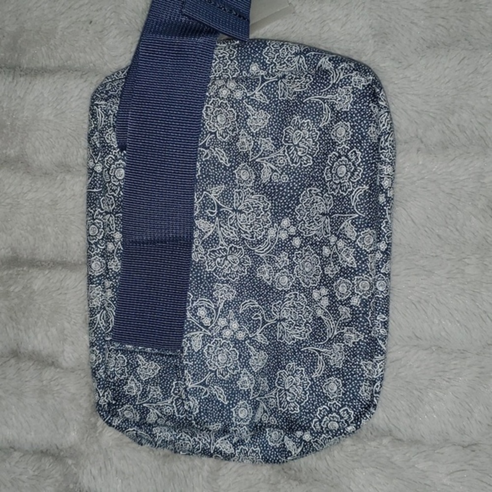 NWT Herschel Supply Co. The Fifteen Hip Sack - Picture 4 of 12